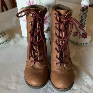 Camel Lace-up boots